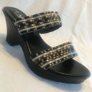 Agape 9M Woven Wedge Sandal Silver Black & GreyEUC